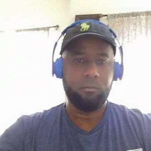 Meet your Posher, Luis manuel